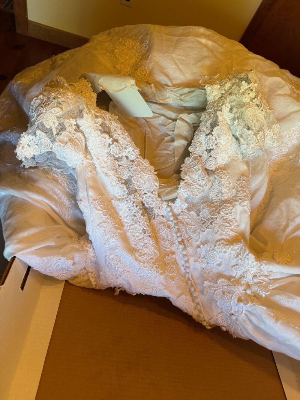 Priscilla of Boston Irish Linen Wedding Gown with Venise Lace - Picture 6 of 10